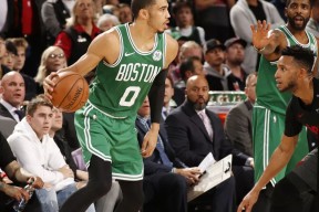 米兰-包含费耶诺德发布备战花絮，窗口期迎来里程碑，NBA常规赛任务艰巨，赛程密集仍需轮换的词条