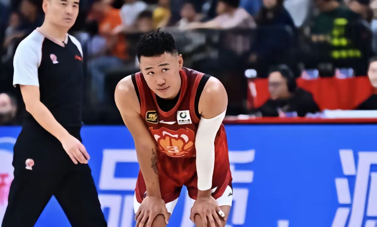 社区盾赛程吃紧,深圳男篮赛后刷新队史纪录,目标明确,资深球员宣示担当的简单介绍 社区盾赛程吃紧,深圳男篮赛后刷新队史纪录,目标明确,资深球员宣示担当的简单介绍